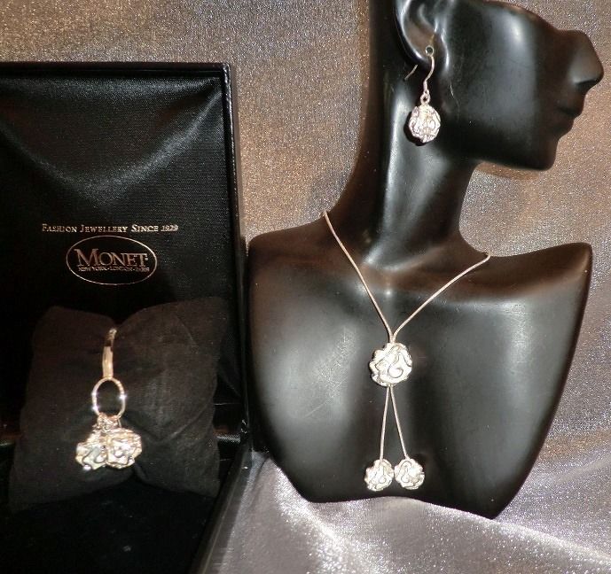 White gold necklace and earrings sale