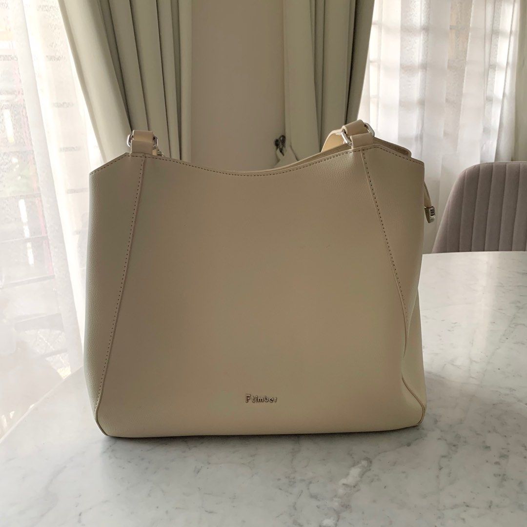 f.timber Ladies Tote Bag Orna Handbag (Pearl) (Category: Tote Bags) located in Gombak. Submitted by bbobbang (Listing ID 1269166082, Image 2). Description: F.Timber handbag lightly used. Chat to buy.