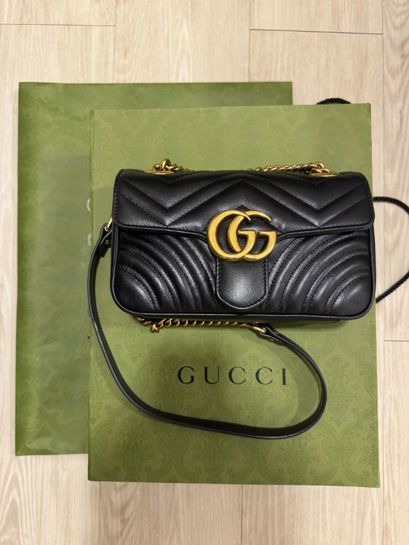 Gucci gg marmont small hot sale quilted leather shoulder bag