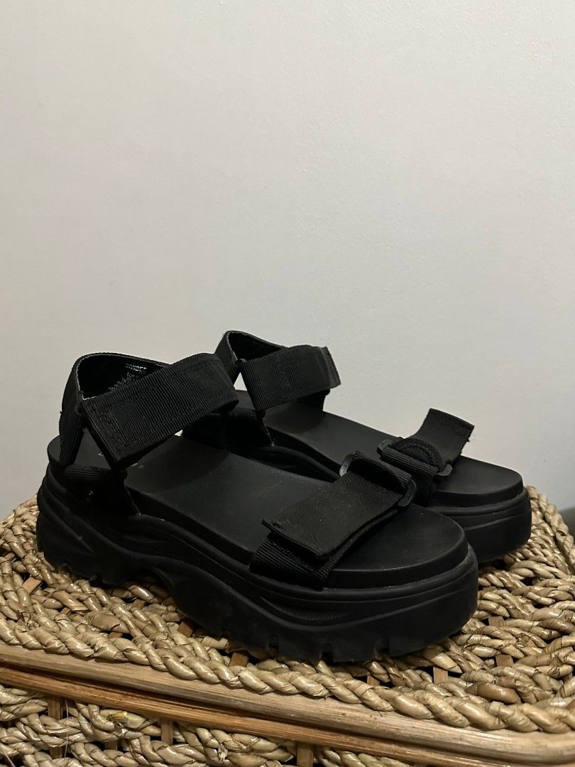 H&m divided clearance platform sandals