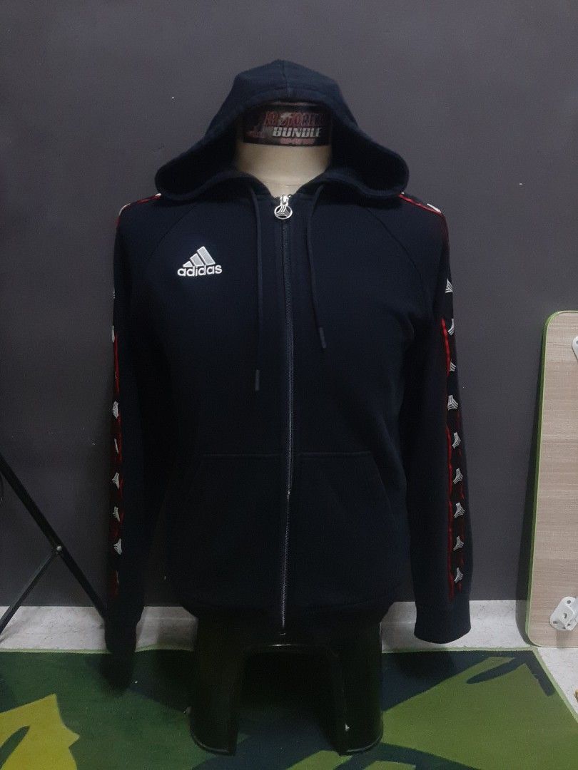 HOODIE ADIDAS Men s Fashion Activewear on Carousell