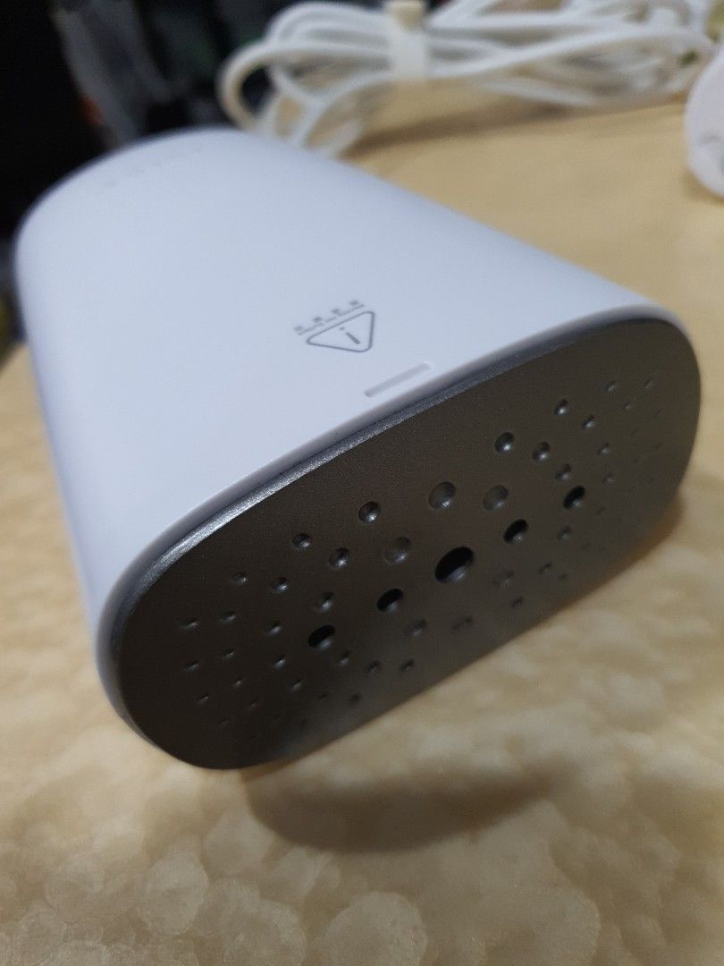 Iuiga Hand held Garment Steamer, TV & Home Appliances, Irons & Steamers