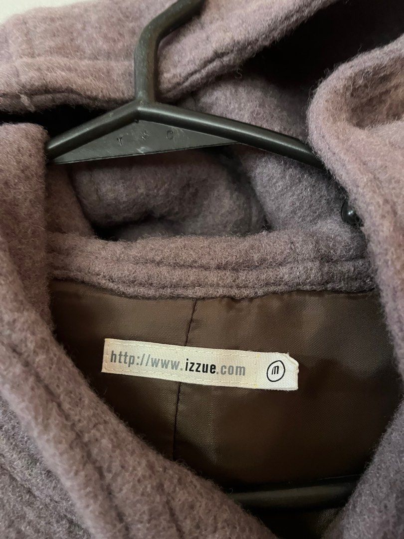 Izzue winter coat in Mauve size M (Category: Coats, Jackets and Outerwear) located in Las Pinas. Submitted by teep_mnl (Listing ID 1269126040, Image 2). Description: Bought in Hong Kong for during a cold Christmas but this will keep you warm and cozy in winter. Used 1x then dry cleaned and kept in storage. With padded lining Flat measurement Shoulder 16” Pit to pit 19” Length 31.5 inches Sleeve length 24”.