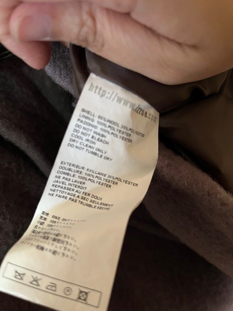 Izzue winter coat in Mauve size M (Category: Coats, Jackets and Outerwear) located in Las Pinas. Submitted by teep_mnl (Listing ID 1269126040, Image 3). Description: Bought in Hong Kong for during a cold Christmas but this will keep you warm and cozy in winter. Used 1x then dry cleaned and kept in storage. With padded lining Flat measurement Shoulder 16” Pit to pit 19” Length 31.5 inches Sleeve length 24”.