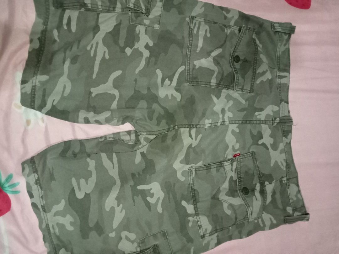 Levi's camo clearance cargo pants