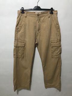 Levi’s cargo pants (khaki)