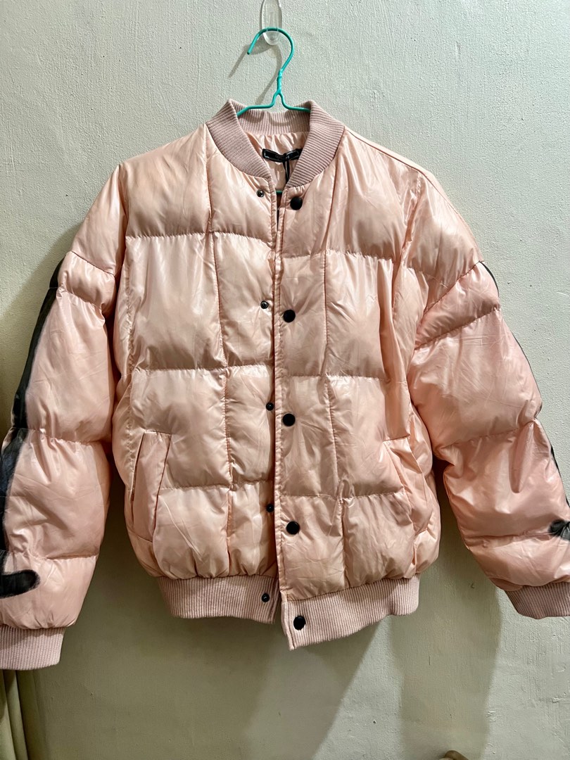Light Pink Puffer Jacket, Women's Fashion, Coats, Jackets and Outerwear on Carousell