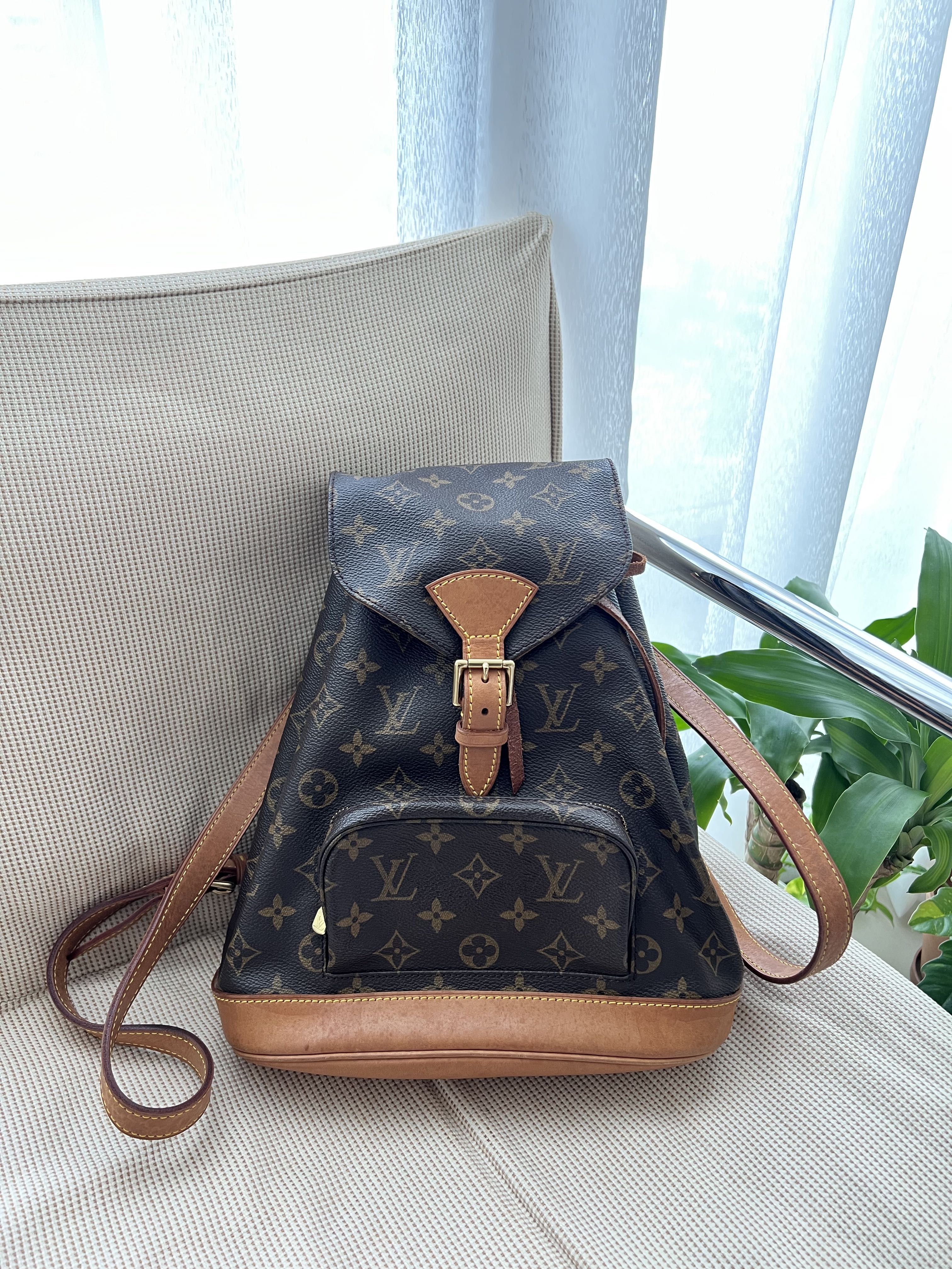 Vintage Louis Vuitton Montsouris Monogram Backpack (Category: Luxury Bags & Wallets) located in Manila. Submitted by hazelnut777 (Listing ID 1269192743, Image 1). Description: ★ with dustbag ★ signs of usage on leather .