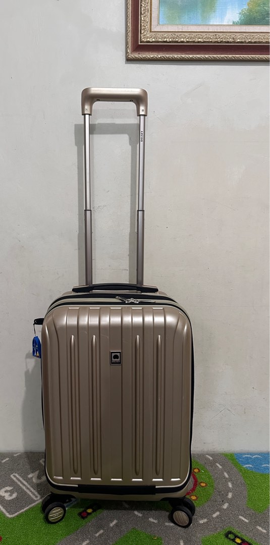 LUGGAGE (DELSEY) BRAND FROM JAPAN WITH KEY TSA APPROVED, COMBINATION