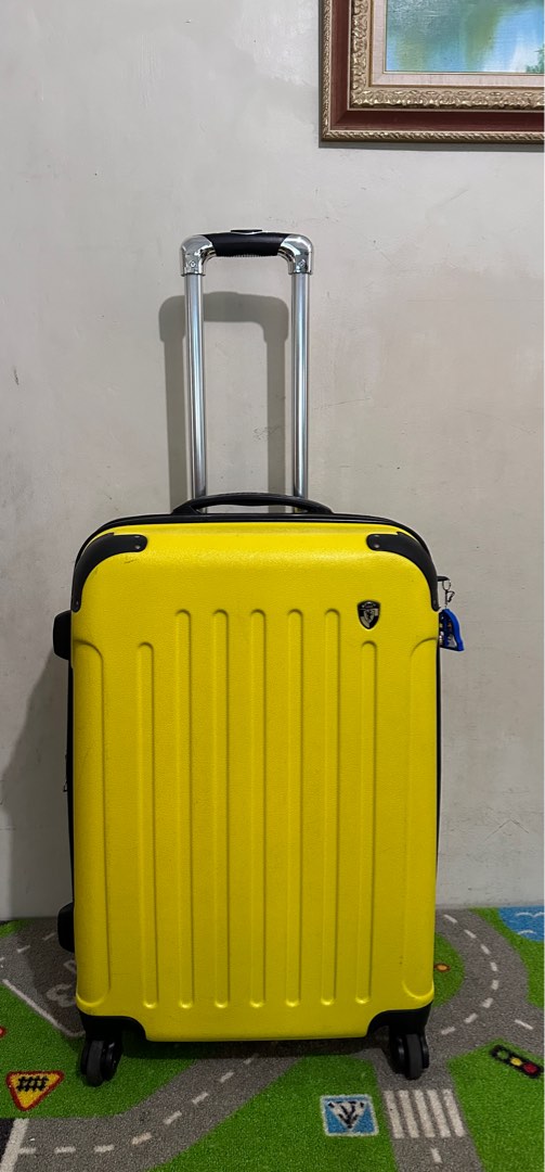 LUGGAGE (GRIFFIN LAND) BRAND FROM JAPAN WITH KEY TSA APPROVED AND