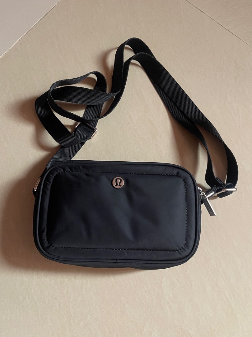 Lululemon Crossbody Camera Bag, Women's Fashion, Bags & Wallets, Cross