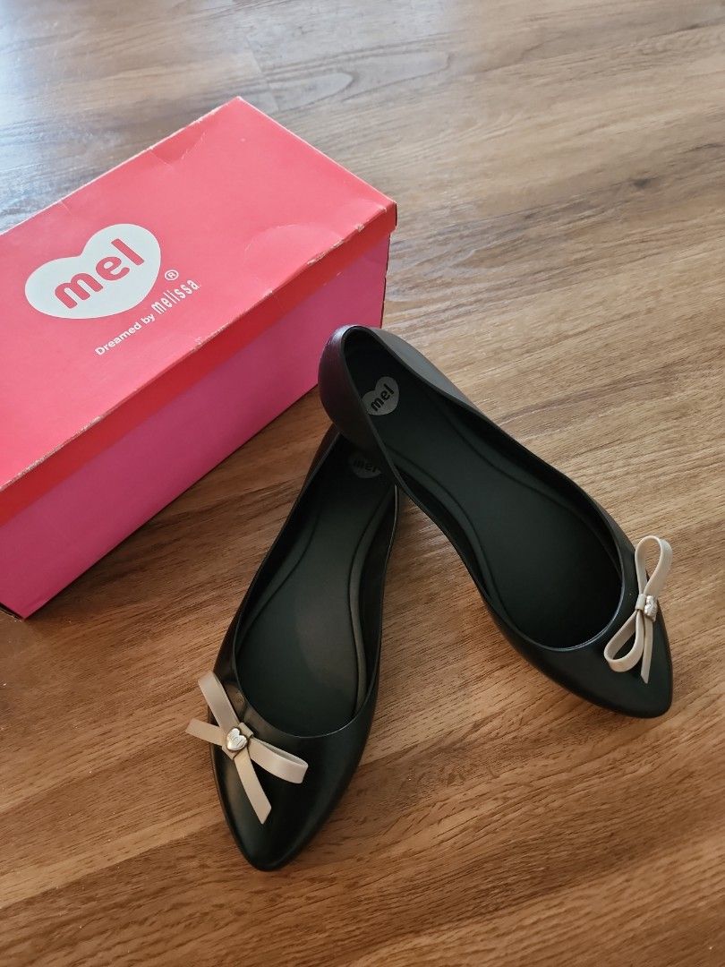 Mel flats online