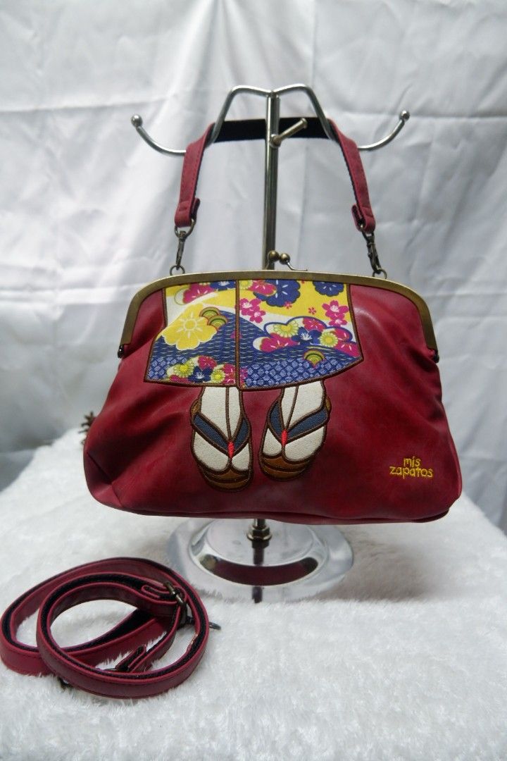 Mis zapatos slingbag
