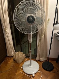 (Category: ) located in . Submitted by lioniron (Listing ID 1269218942, Image 1). Description: .