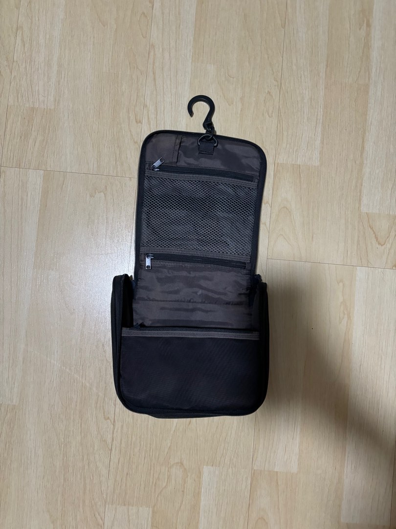 MUJI toiletries bag, Hobbies & Toys, Travel, Travel Essentials