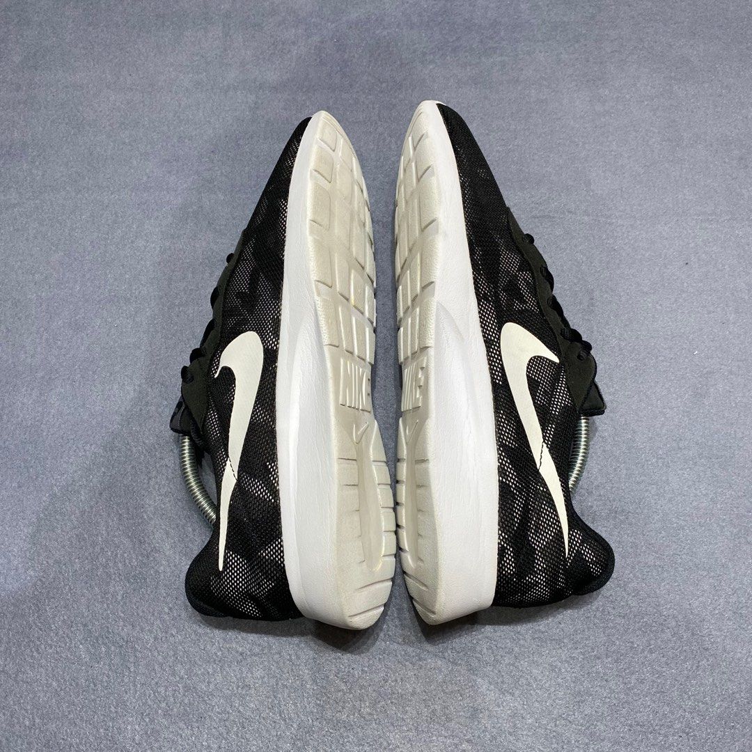 Nike tanjun 47 top