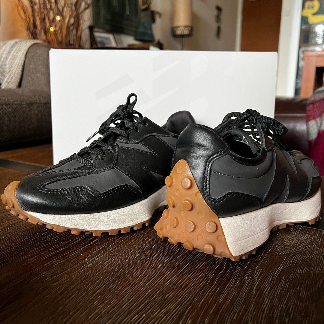 Black leather shop new balance women's