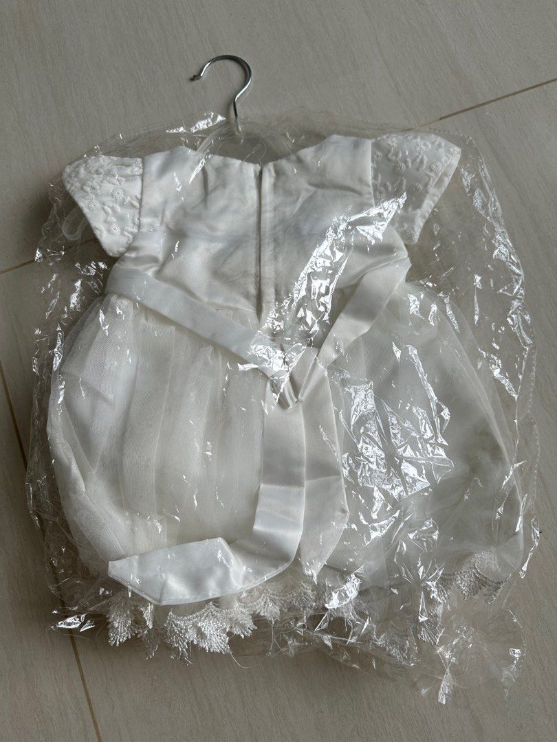 Newborn white hotsell lace dress