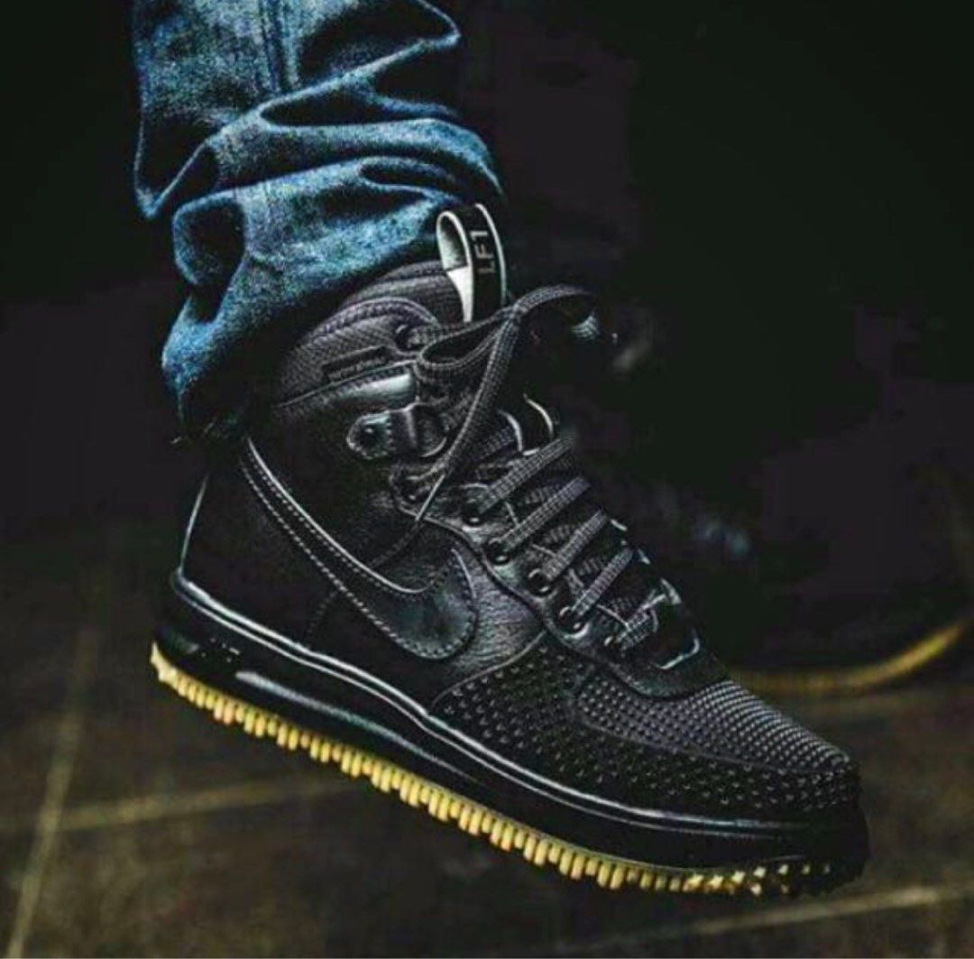 Men's duckboot store