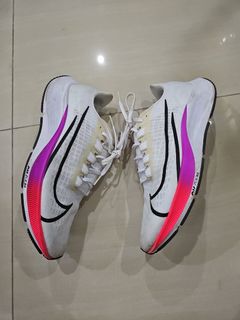 (Category: ) located in . Submitted by usedsoles (Listing ID 1269095854, Image 1). Description: .