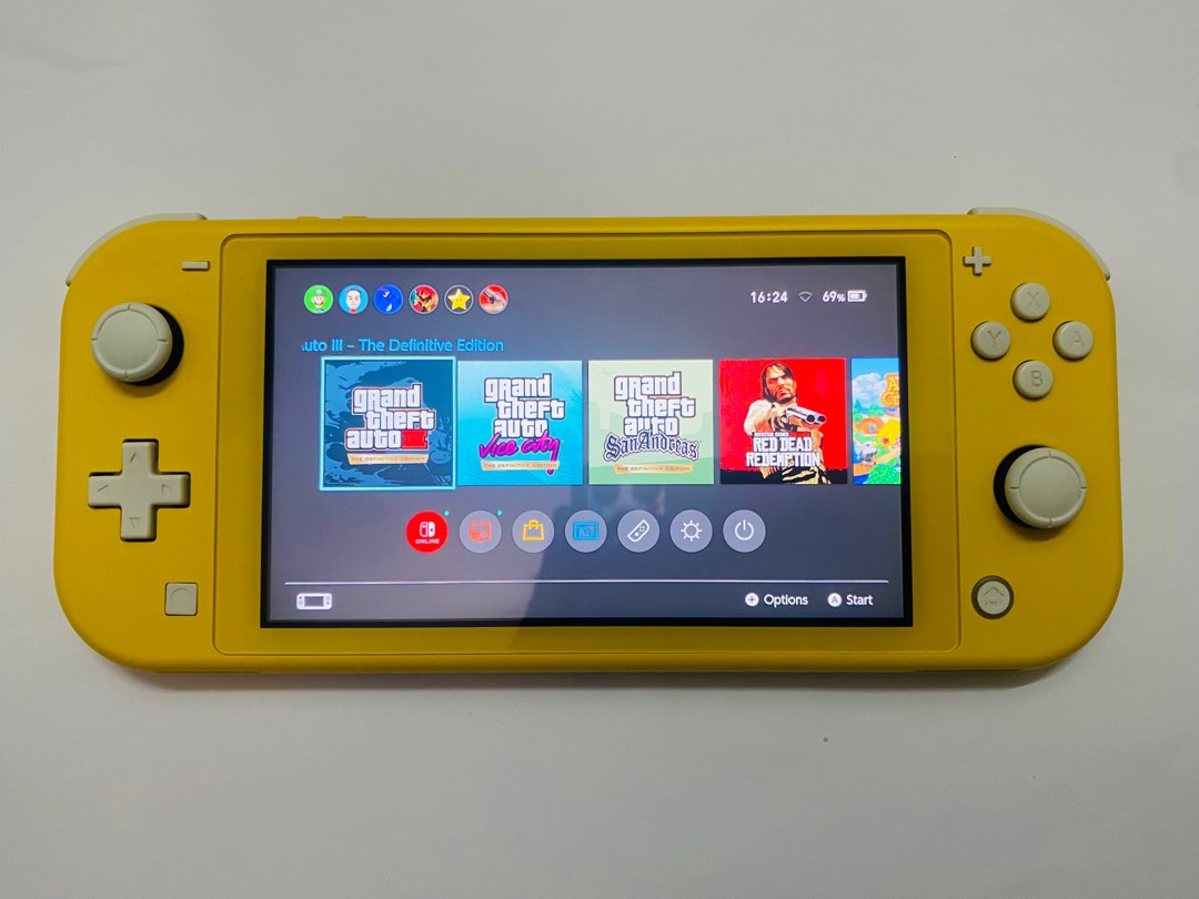 Nintendo Switch lite 128gb with install games