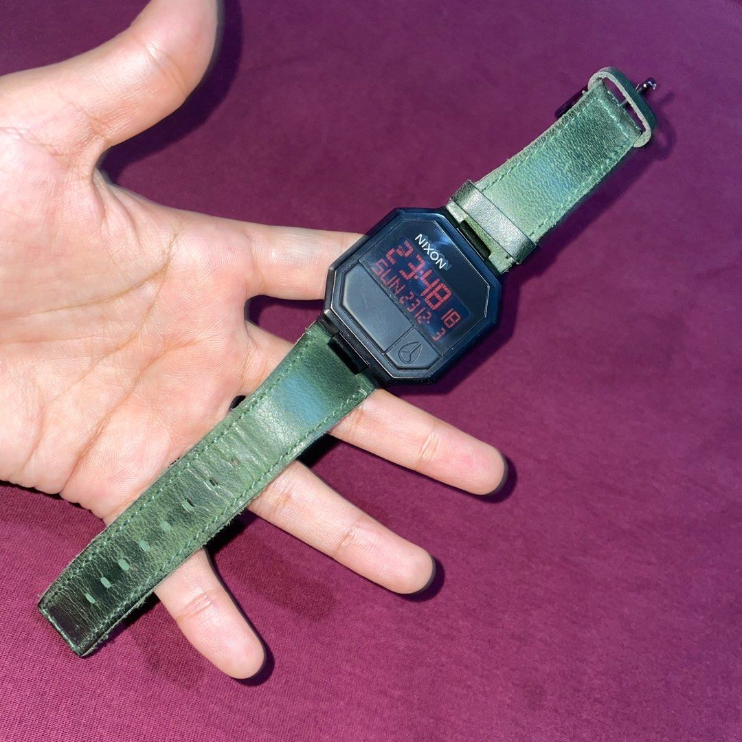Nixon store rerun leather