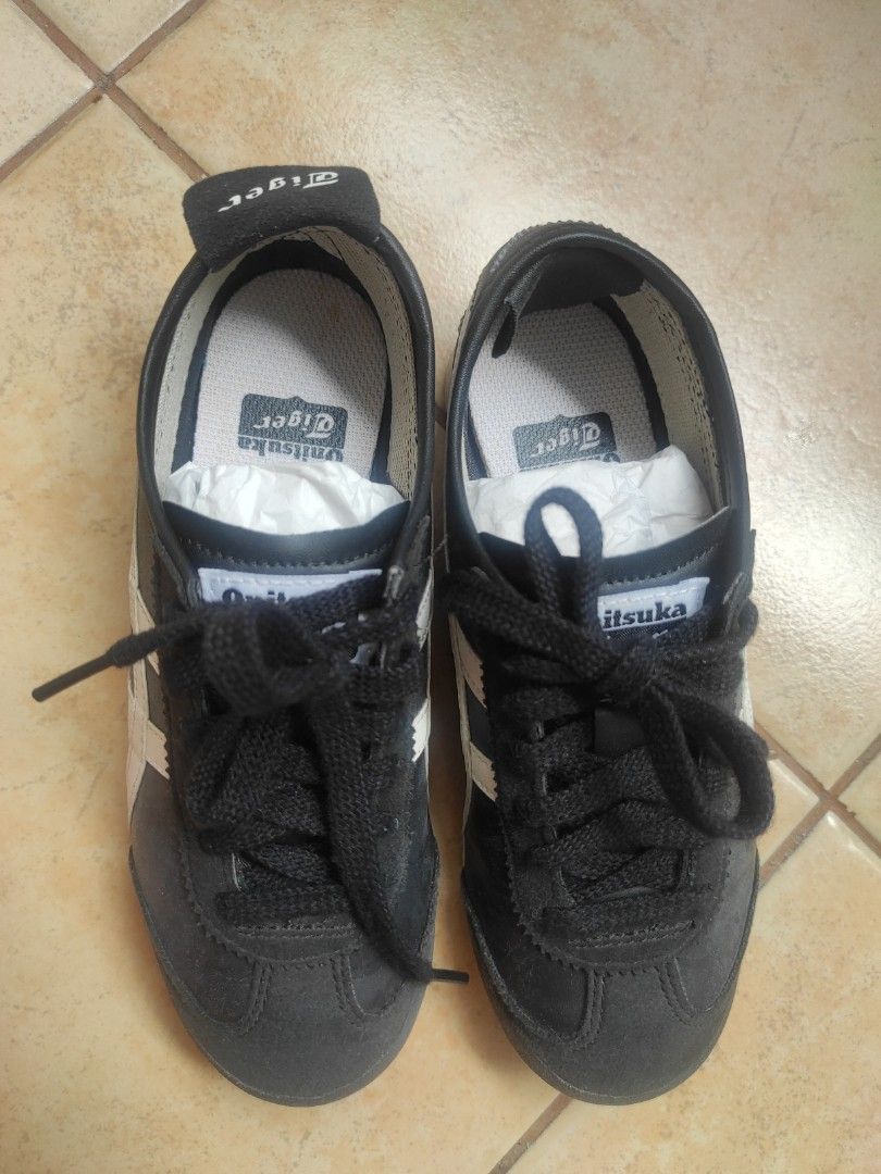 Onitsuka hitam top