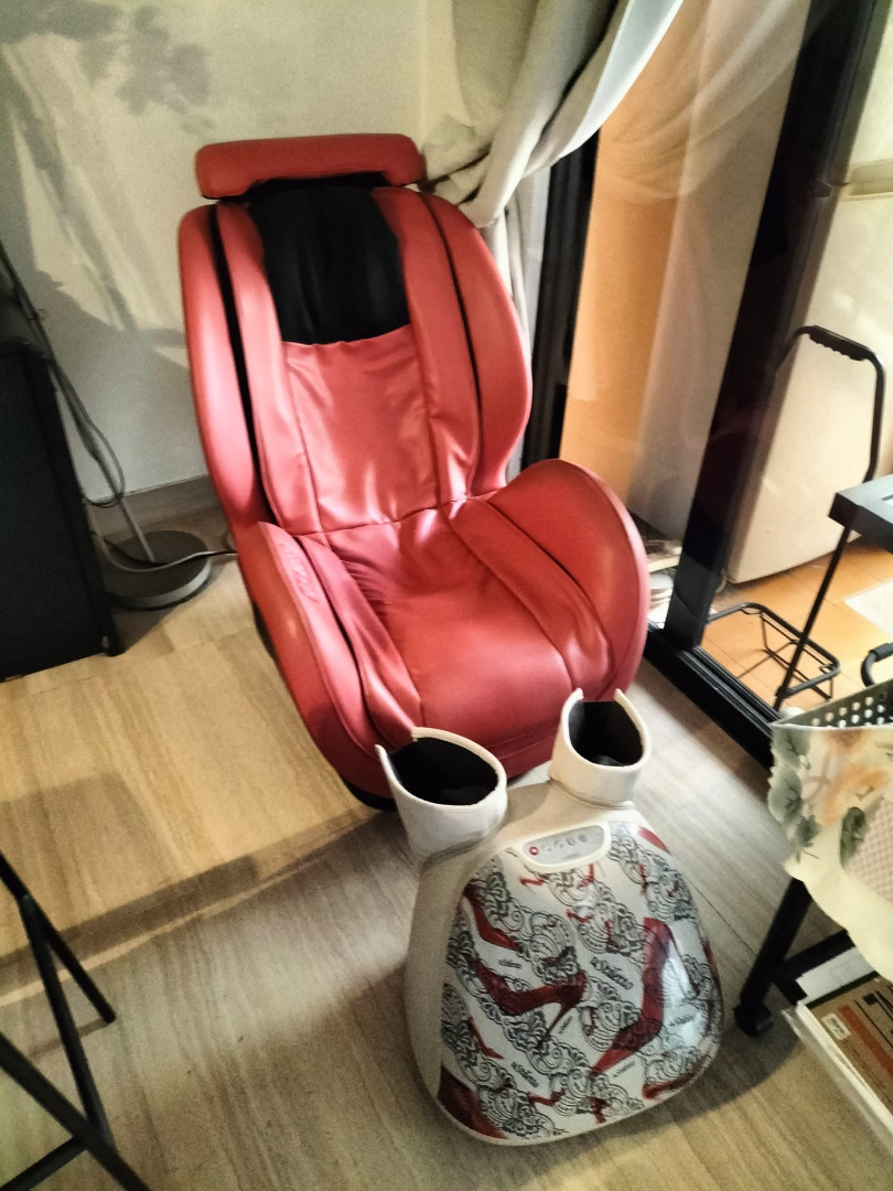 Osim massage chair with separate leg massager, Furniture & Home Living
