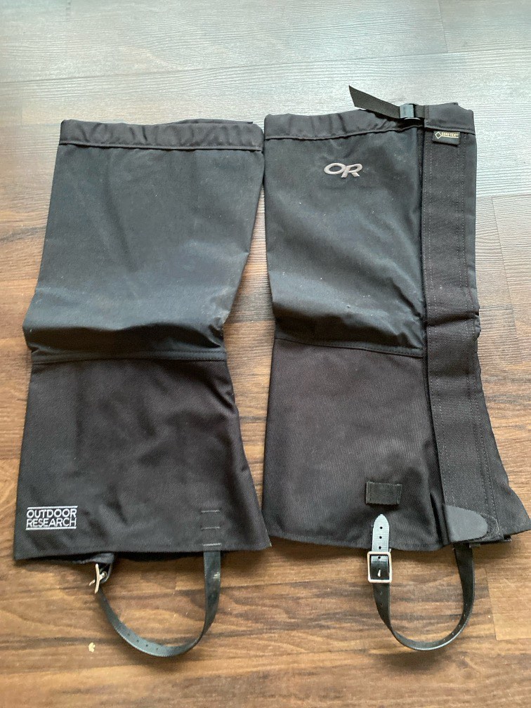 Outdoor Research Crocodile GoreTex Gaiters, Sports Equipment, Hiking