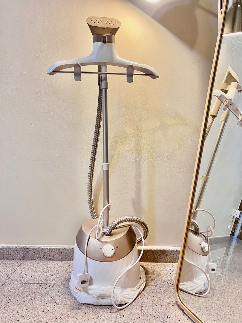 Phillips EasyTouch Plus Garment Steamer GC524