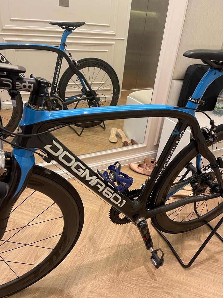 Pinarello dogma store 60.1 team sky