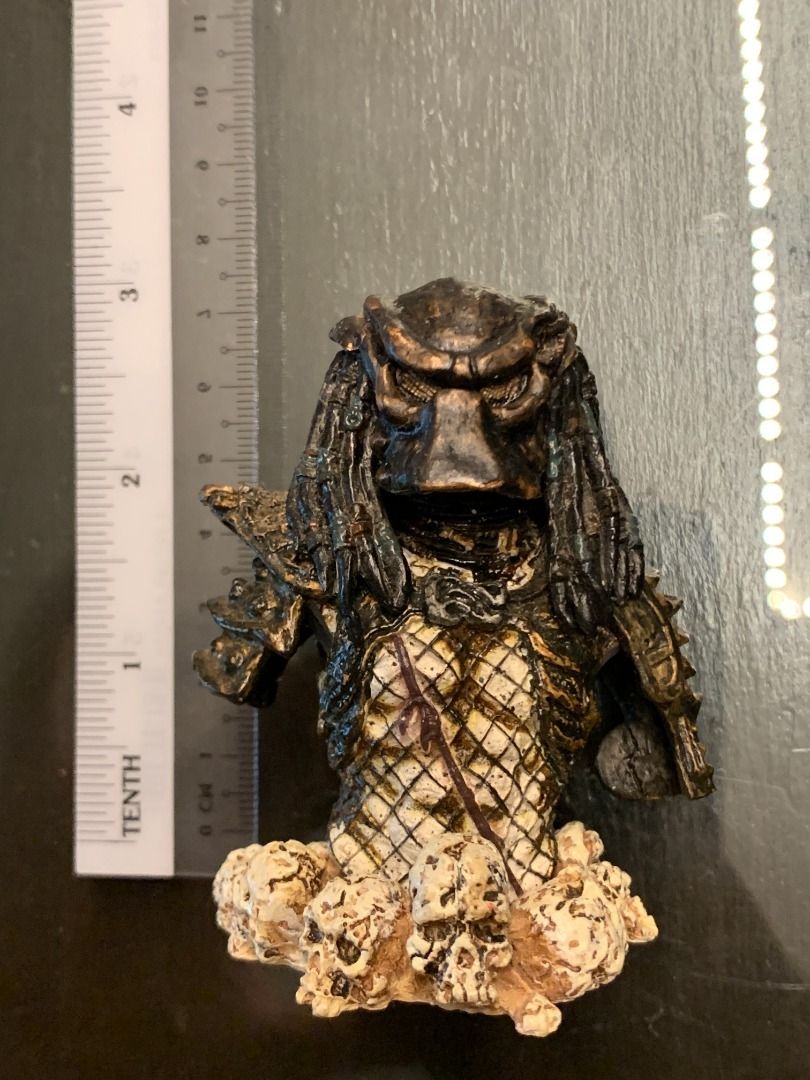 PREDATOR (Category: Toy Figures) located in Singapore. Submitted by timetables (Listing ID 1269166285, Image 9). Description: .