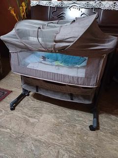 Pre-loved baby co-sleeper bed