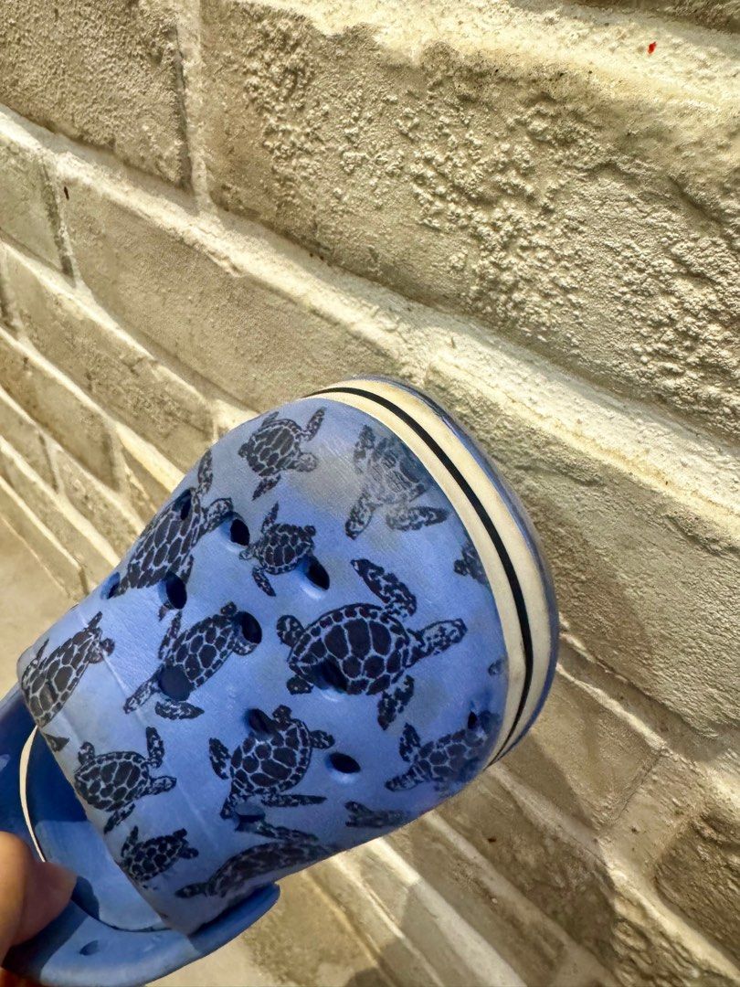 Cotton online on crocs