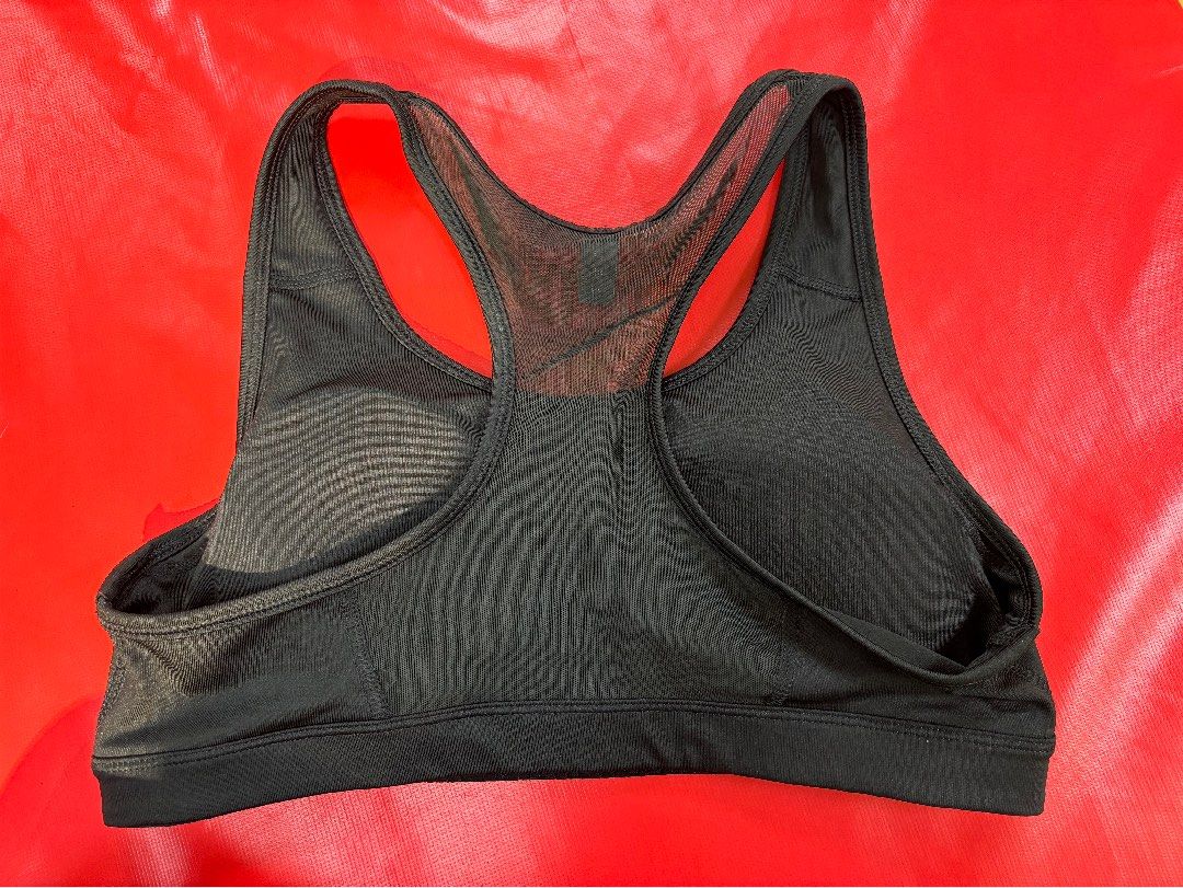 Puma sports bra size M, 女裝, 運動服裝- Carousell