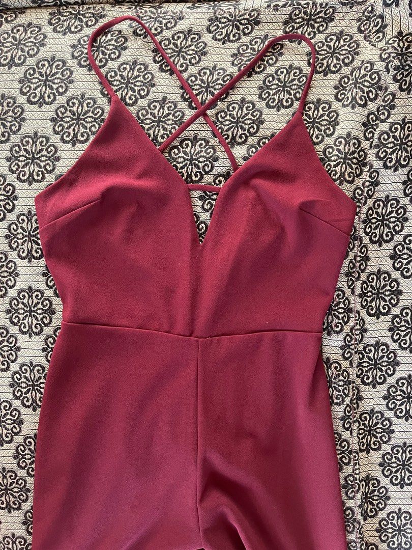 Red Maroon Jumpsuit (Category: Jumpsuits) located in Quezon City. Submitted by declutter_p (Listing ID 1269148091, Image 1). Description: Used once Slightly stretchy material.