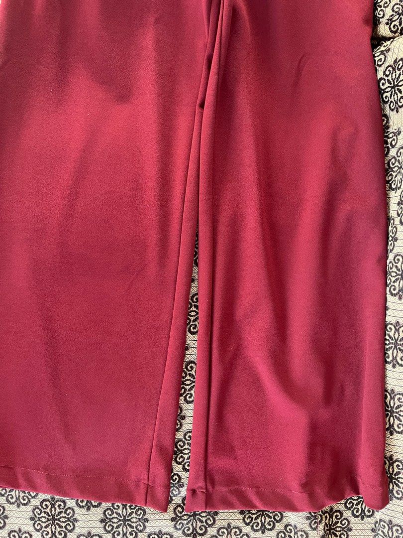 Red Maroon Jumpsuit (Category: Jumpsuits) located in Quezon City. Submitted by declutter_p (Listing ID 1269148091, Image 3). Description: Used once Slightly stretchy material.