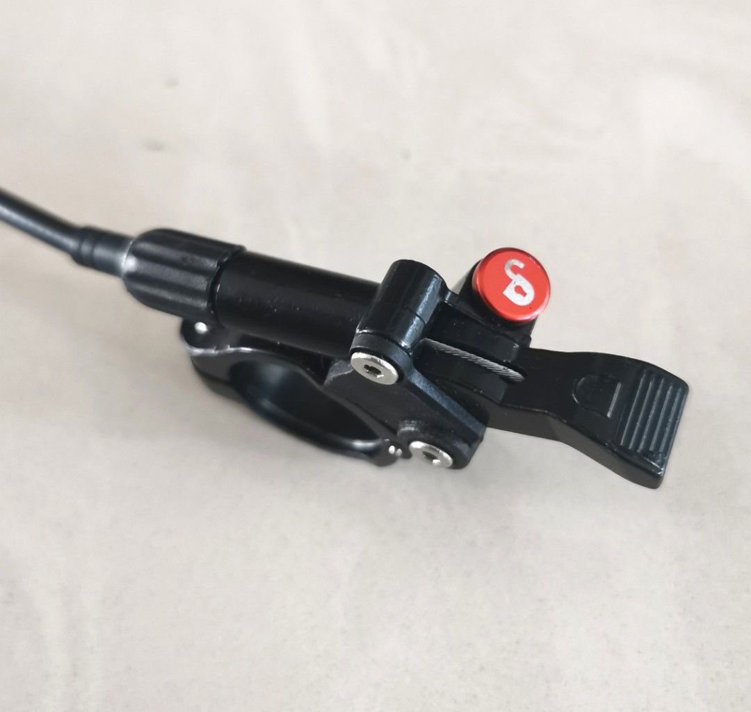 Suspension fork discount lockout lever