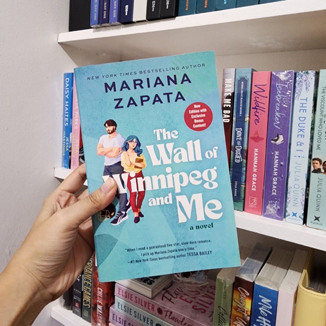 [ROMANCE] The Wall of Winnipeg and Me by Mariana Zapata, Hobbies & Toys