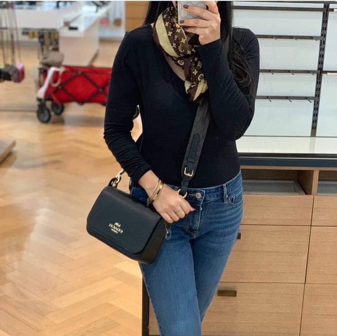 Sale Coach JES MESSENGER BAG 8.7 L x 6.7 H x 4 W Luxury Bags Wallets on Carousell