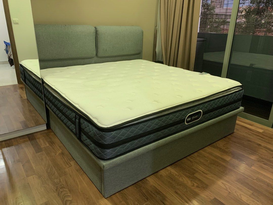 Simmons Huntsville king size storage bed frame with mattress, Furniture