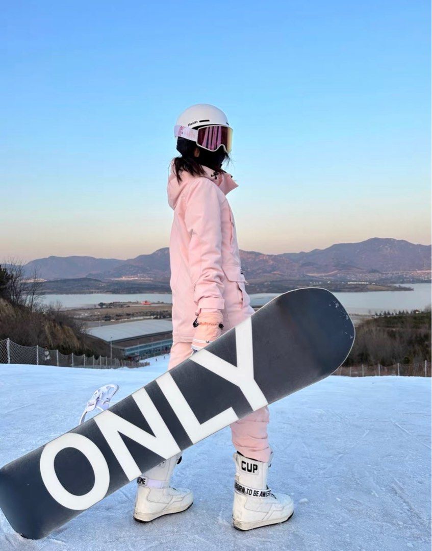 Girl snowboarding sale outfits