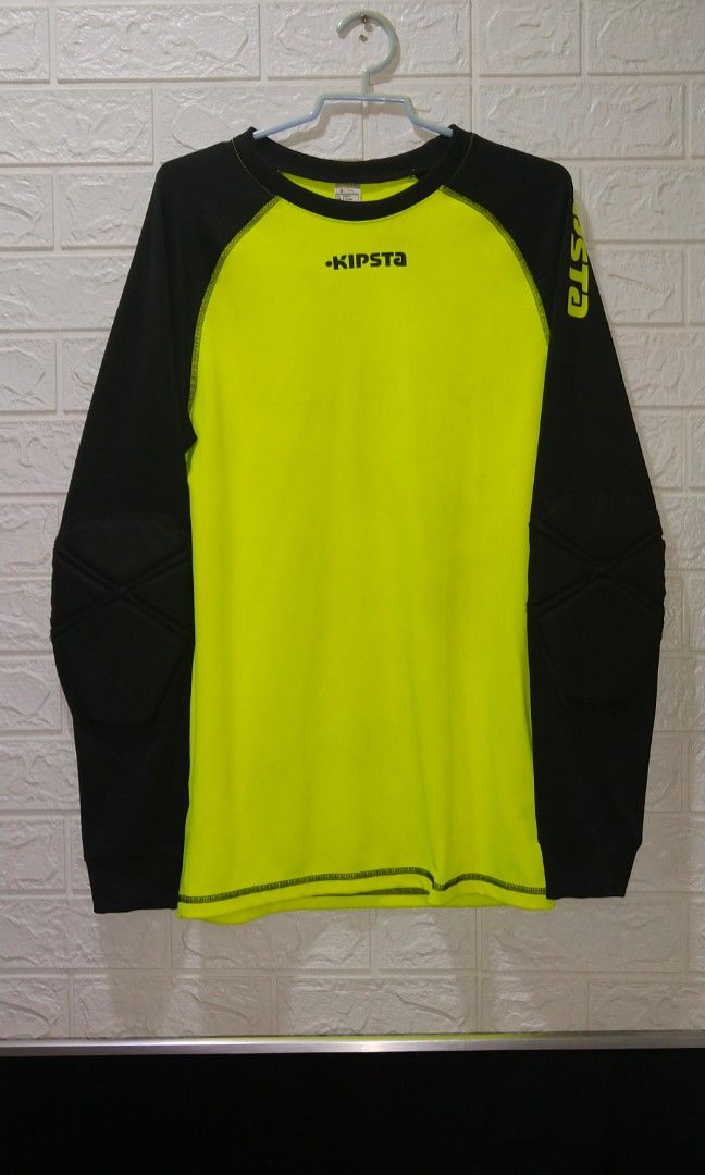 Kipsta deals goalkeeper jersey