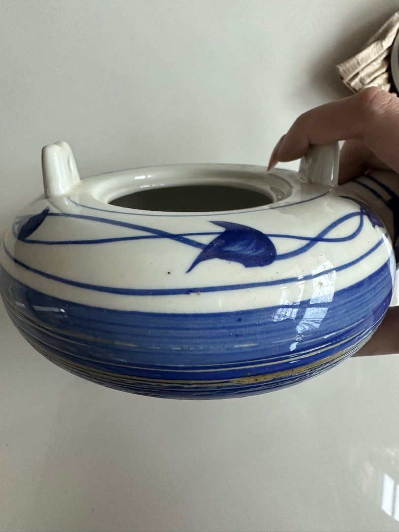 Tea Set (Category: Coffee & Tea Tableware) located in Singapore. Submitted by crookkked (Listing ID 1269220116, Image 3). Description: Condition is good as it haven’t been used before. Meet ups only. Comes in a set with four cups .