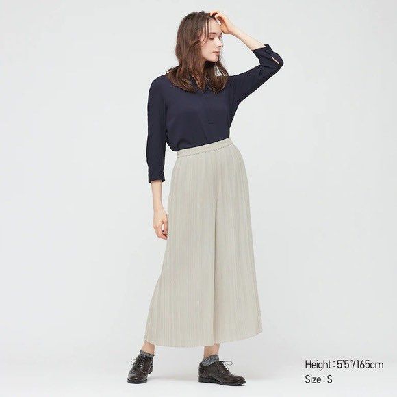Uniqlo Chiffon Pleated Flare Wide Pants in Cream White size L