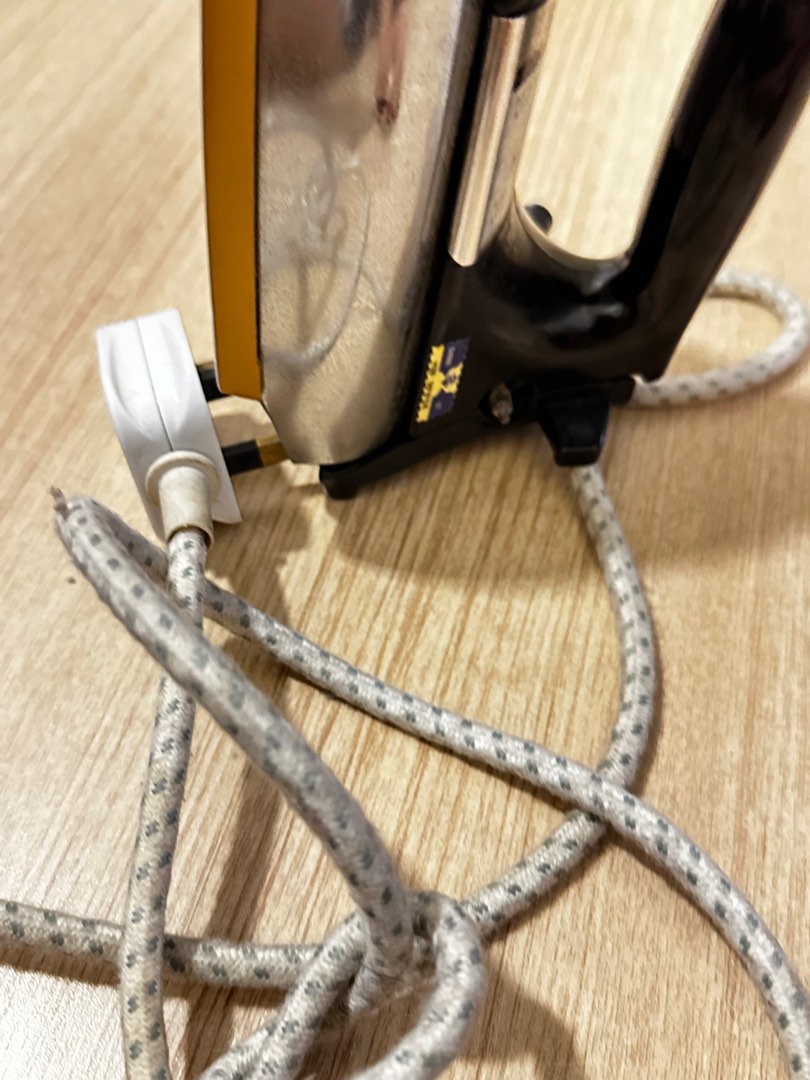 Used Iron box for sale heavy base, TV & Home Appliances, Irons