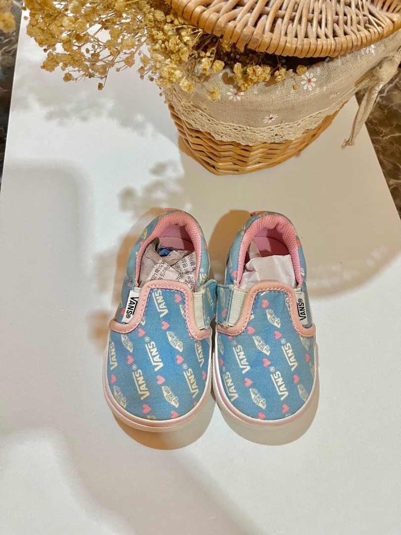 Baby girl store slip on vans