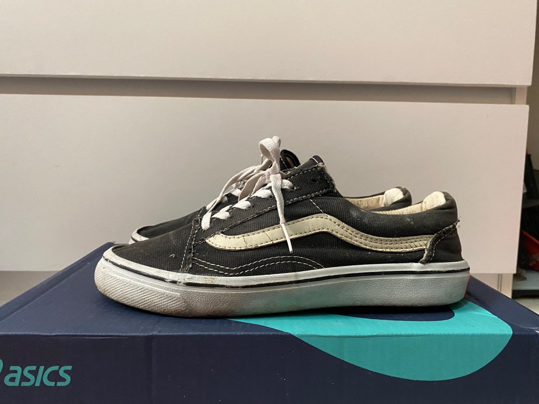 VANS OLD SKOOL SIZE 38 Men s Fashion Footwear Sneakers on Carousell