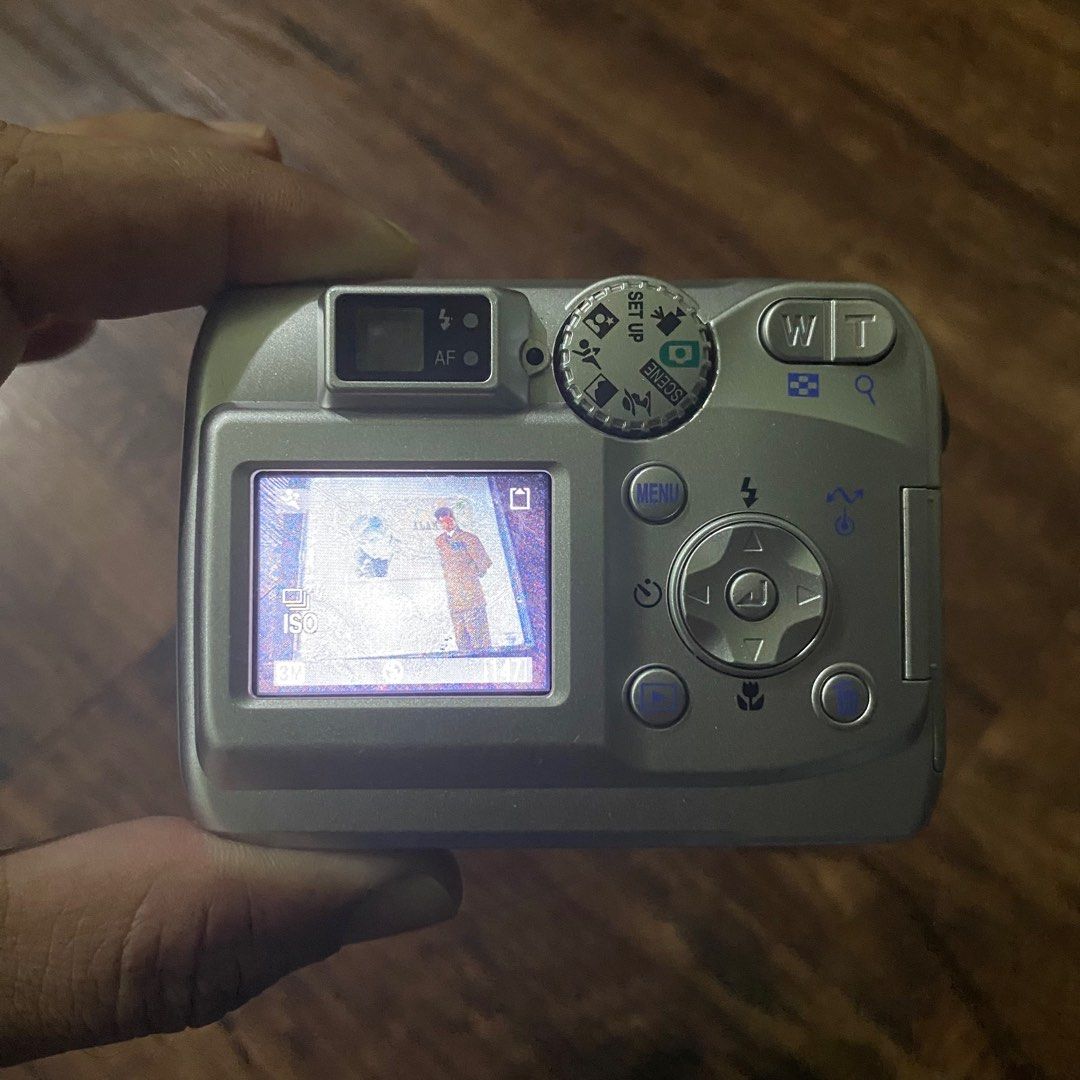 Vintage Canon Coolpix 3200 CCD, Photography, Cameras on Carousell