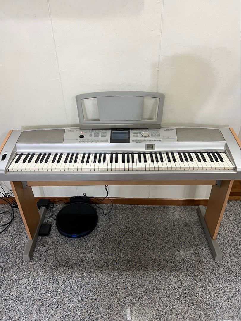 Yamaha Digital Piano Keyboard DGX 505, Hobbies & Toys, Music & Media